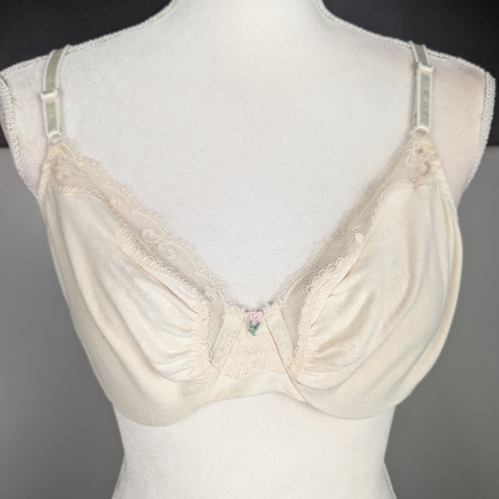 Vintage off white bra with flower